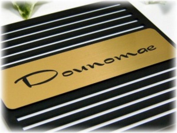 画像3: アクリル表札 黒横ライン ゴールド (3)